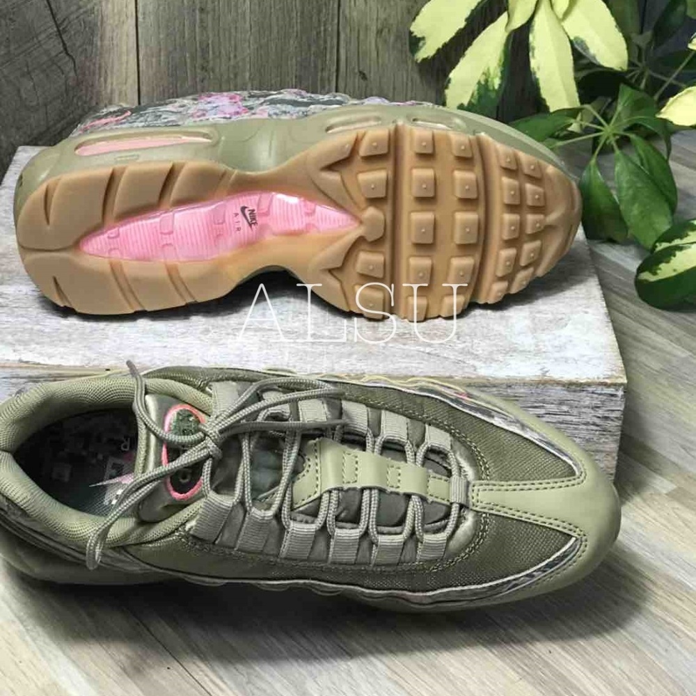 NWT Nike Air Max 95 Neutral Olive W AUTHENTIC - Picture 4 of 8